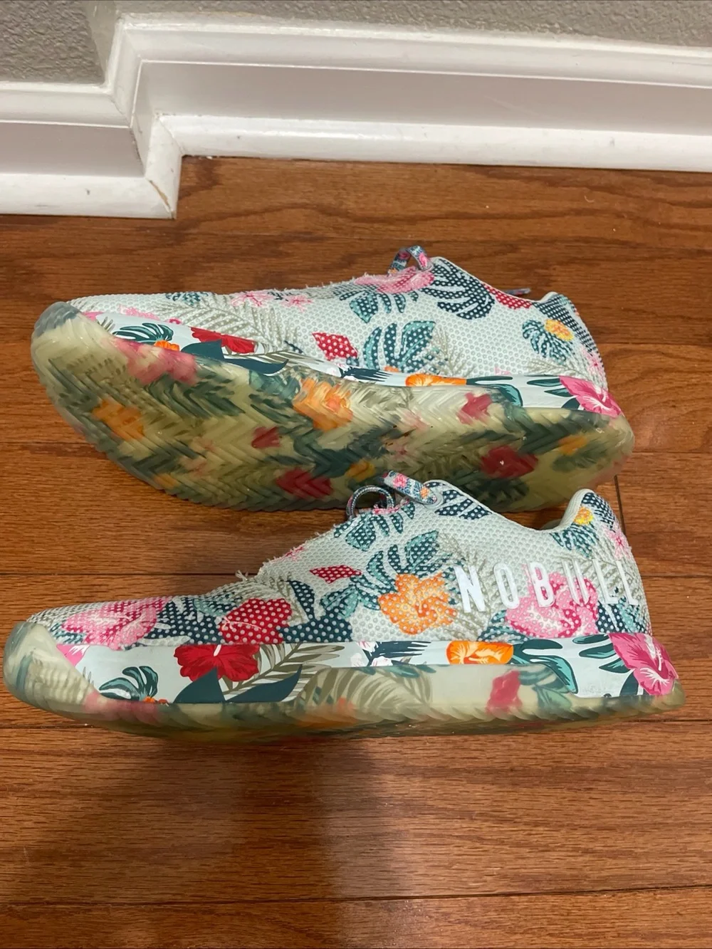 NOBULL Outwork Edge training sneakers in the Tropical Sky Women’s Sz 12 Floral